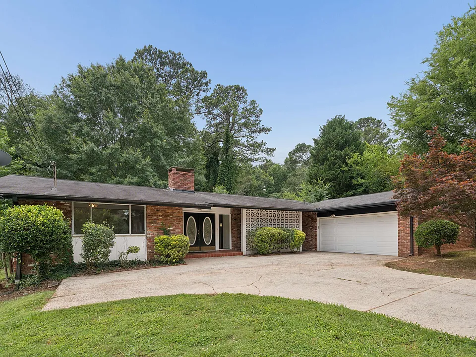 3543 Cloudland Dr