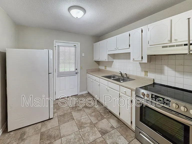 7816 Sabra Dr — Photo 5