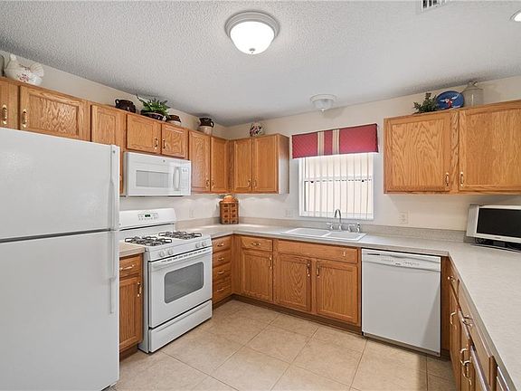 4th image of 7634 SE 170th Longview Ln