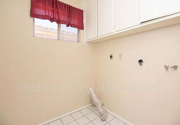 25804 Dickens Ct — Photo 20