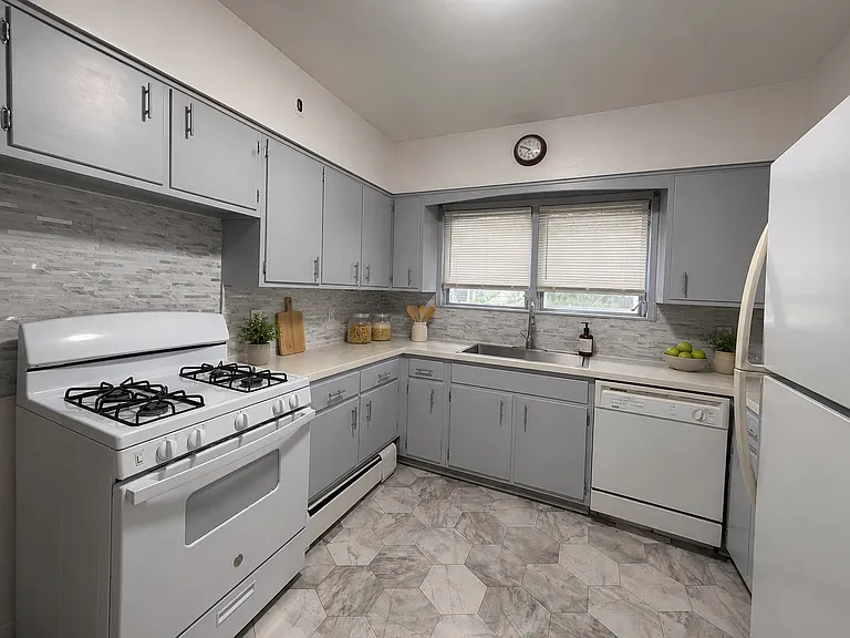 376 Michigan Ave #1 — Photo 6