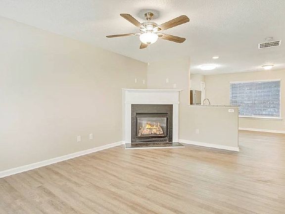 5th image of 4081 Kendall Ln