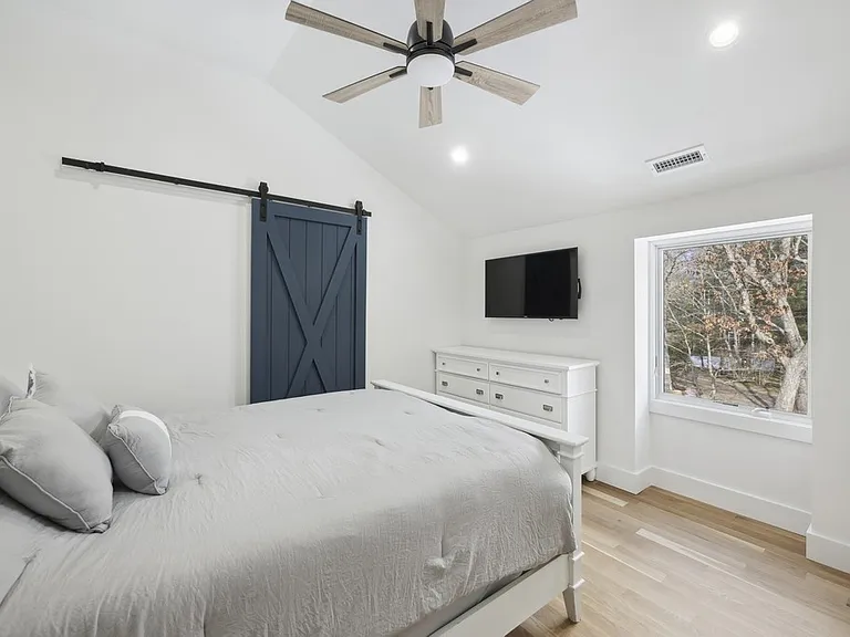 498 Springs Fireplace Rd — Photo 25
