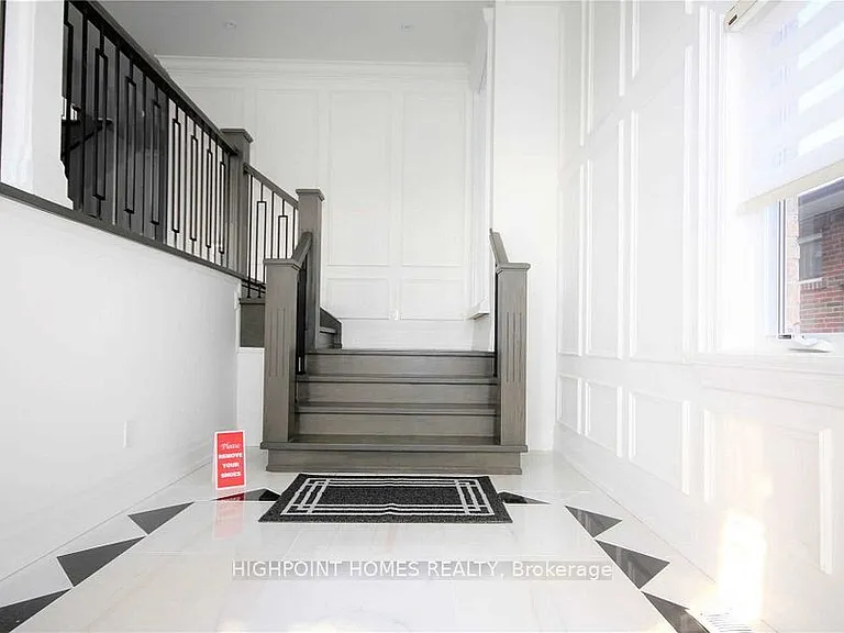 72B Gooderham Dr #UPPER — Photo 2
