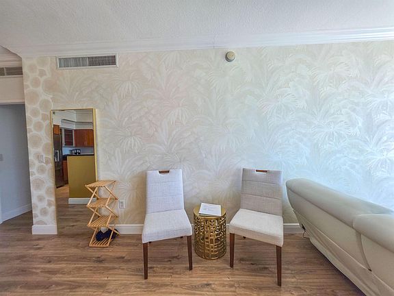 5th image of 806 Windward Way #323