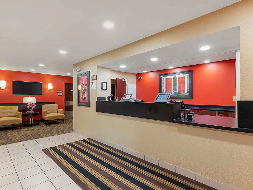 Lobby and Guest Check-in
