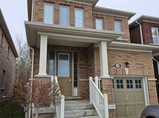 128 Bridlewood Blvd, Whitby, ON L1R 0N2
