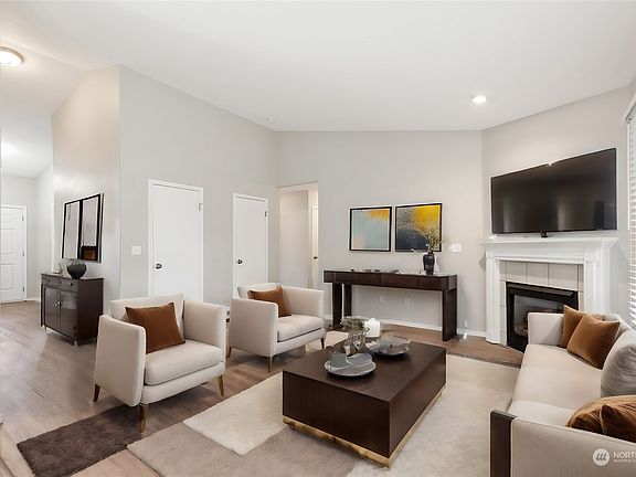 3rd image of 18507 39th Avenue E