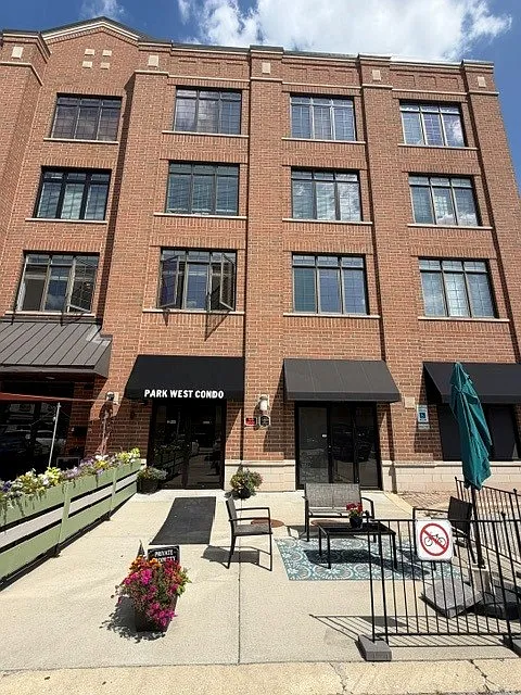105 W Saint Charles Rd #201