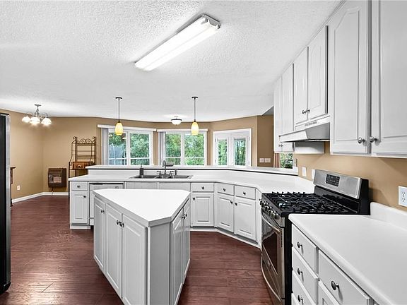 3rd image of 448 Lee Road 114