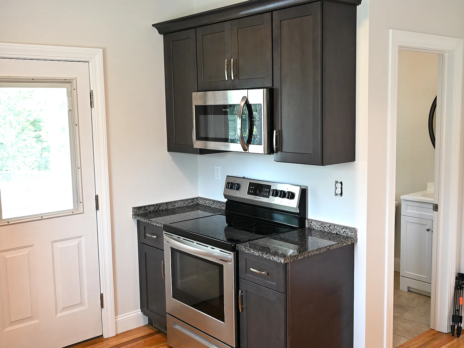 2 bed, 1.5 bath, 1330 sqft, $2,875 — Photo 4