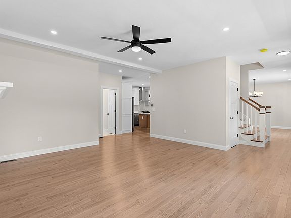 5th image of 80 Hampstead St