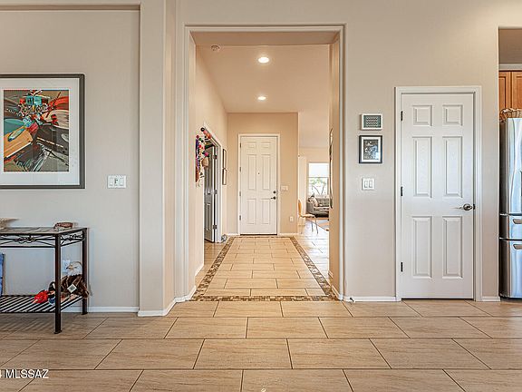 5th image of 823 W Calle Artistica