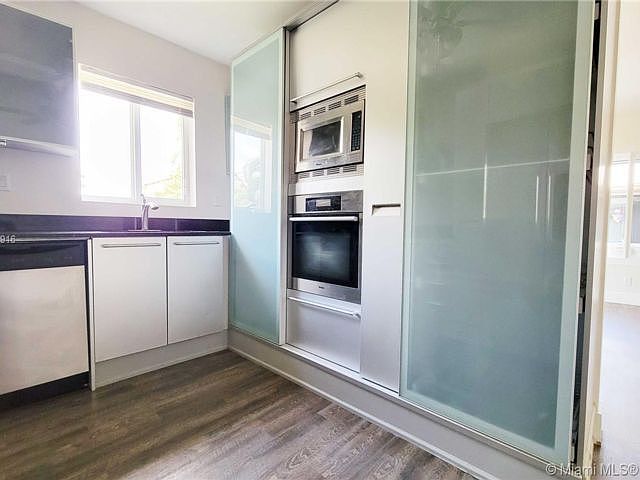 1st image of 600 NW 18th St #1-2