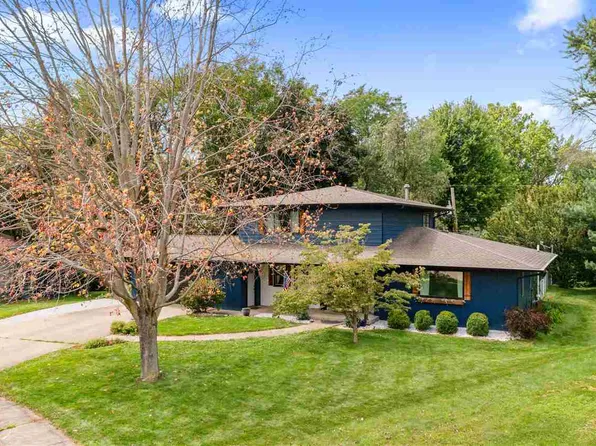 1012 16th Ave, Coralville, IA 52241