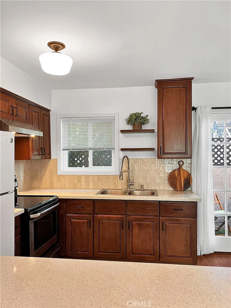 2 bed, 1.5 bath, 1000 sqft, $2,750 — Photo 4