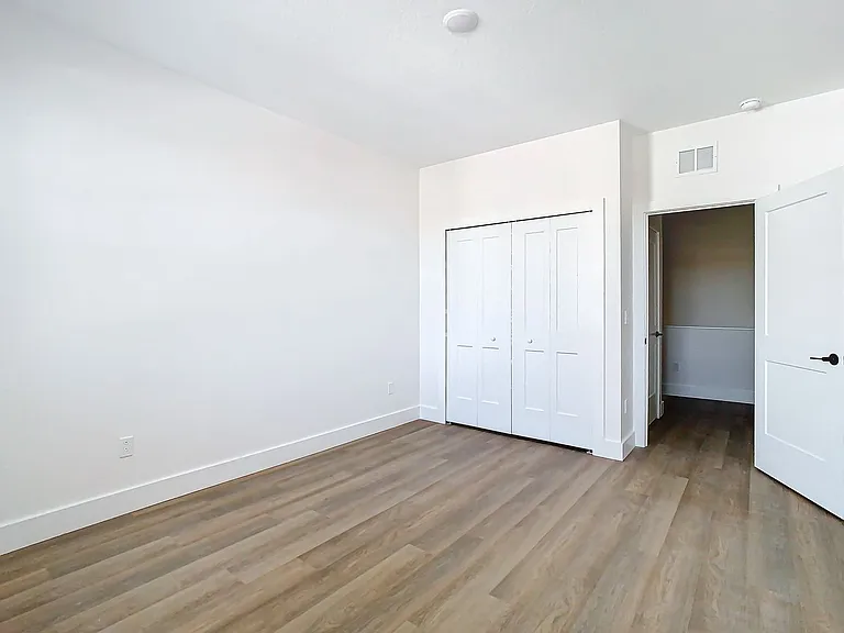 6235 S Manhattan Ave #8 — Photo 19