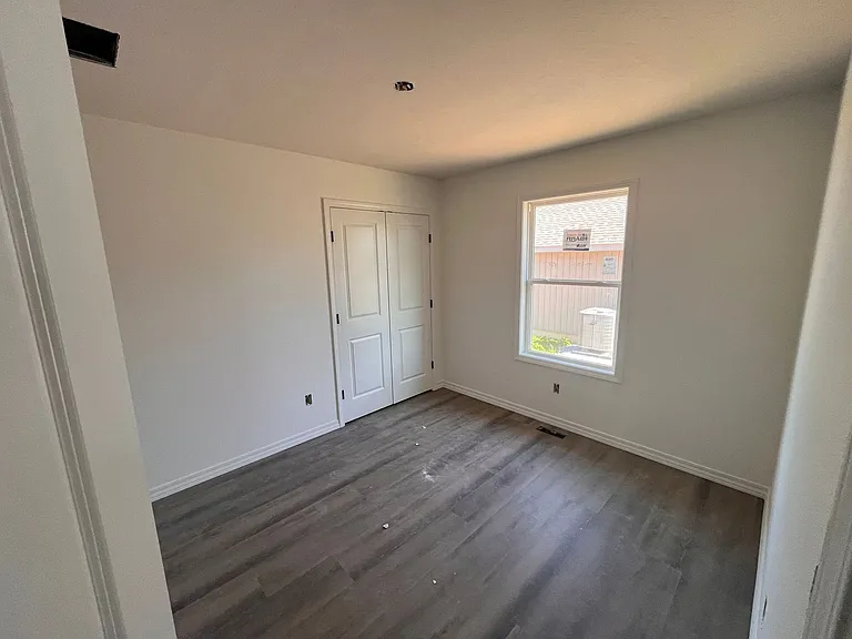926 S Pindall Ln — Photo 20