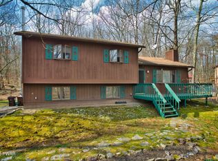 162 Wild Meadow Dr, Milford, PA 18337