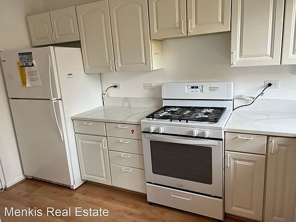 3rd image of 10500 Weymouth St APT 3