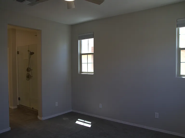 1676 E Hampton Ln — Photo 13