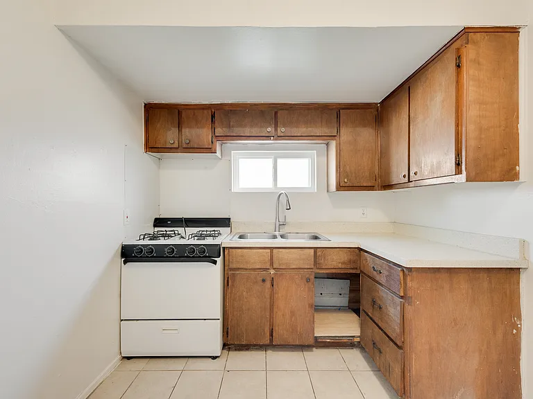 506 N Elm St #A — Photo 8