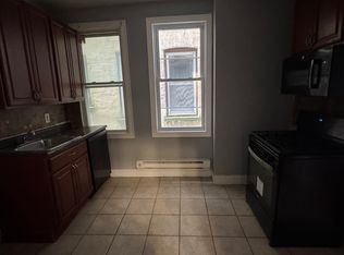 129 W 54th St APT 1, Bayonne, NJ 07002