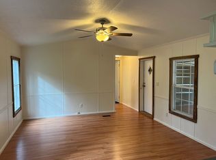 469 Electric Ave, Clayton, GA 30525