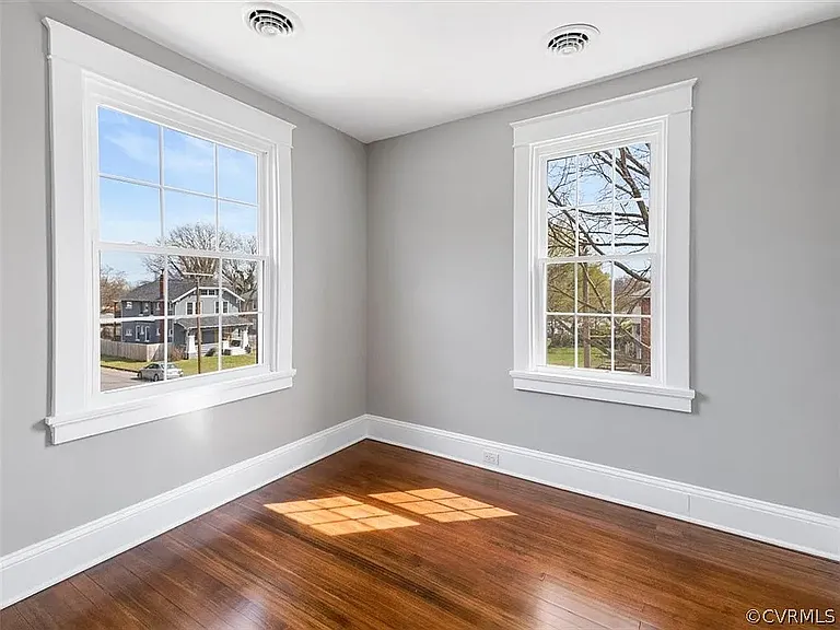 2900 Seminary Ave — Photo 15