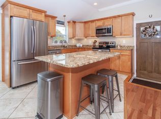 131 Ravenswood Rd, Waltham, MA 02453