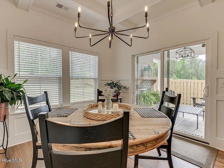 2049 Warbler Dr — Photo 15