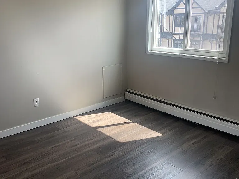 901 4th Ave NW — Photo 16
