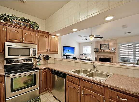 4th image of 103 Essex Dr