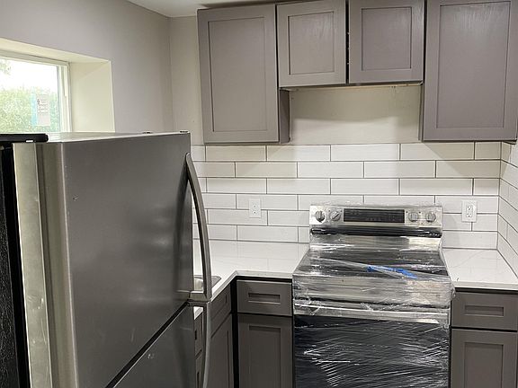 3rd image of 521 E Jackson St #A