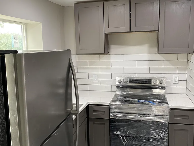 521 E Jackson St #A — Photo 3
