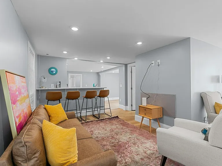 382 Spring St #A — Photo 4