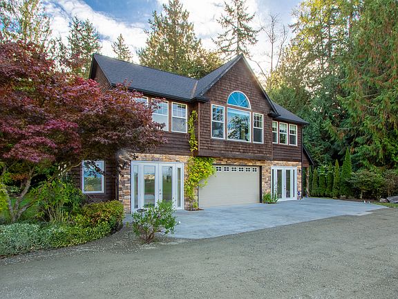 4th image of 2891 NE Lillehammer Ln