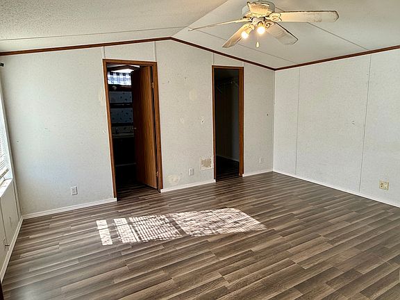 3rd image of 804 S Meredith Ave