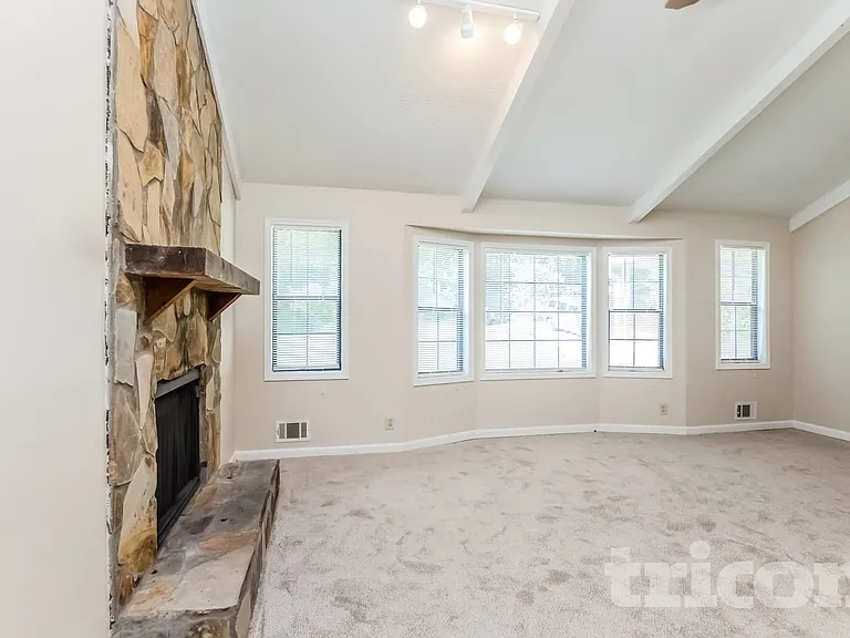 5237 Westhill Dr — Photo 2