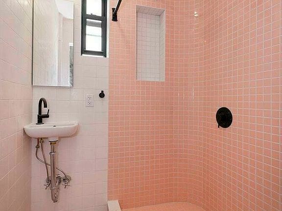 5th image of 487 Clinton Ave #1L