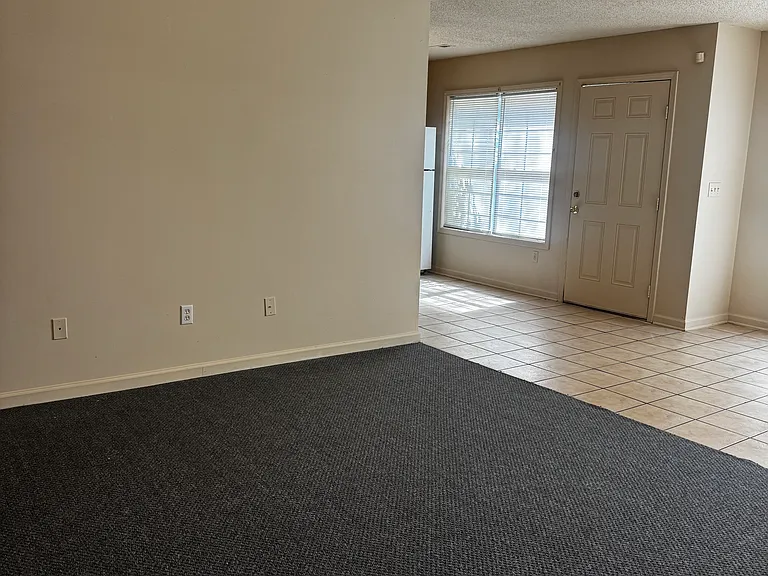 3509 Vista Trl #D — Photo 4