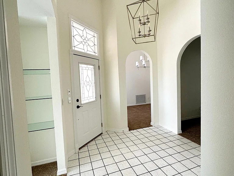 2018 Heatheroak Dr — Photo 10