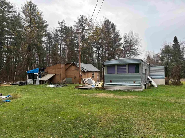 1906 E 1st St, Little Lake, MI 49833