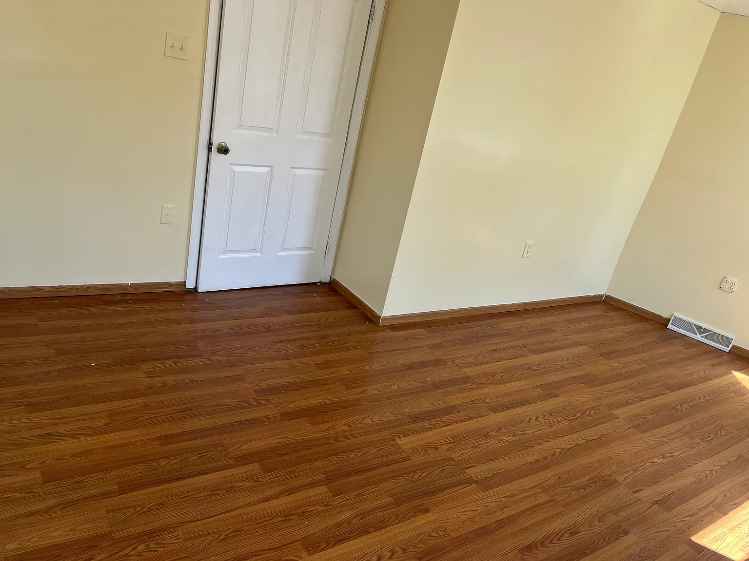 349 Pearl St — Photo 2