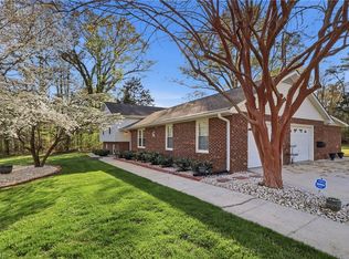 2005 Hunterwoods Dr, High Point, NC 27265