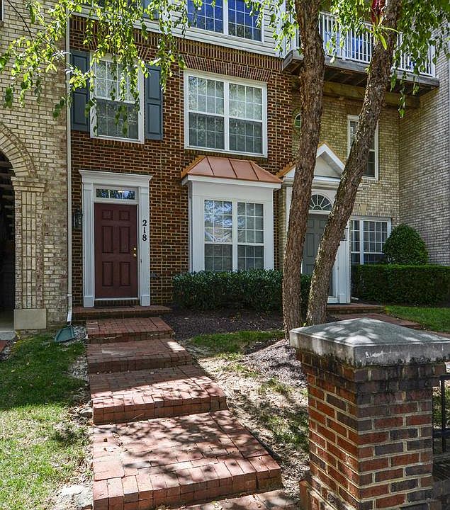 1st image of 218 Fallsgrove Blvd #5