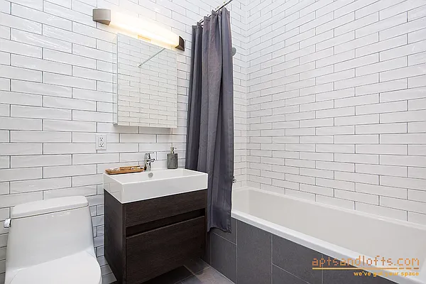 Sold by aptsandlofts.com | media 20