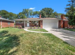 19967 Fleetwood Dr, Harper Woods, MI 48225