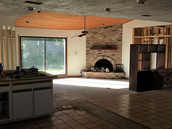 3rd image of 1146 Whitehall Ct