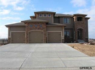 7327 S 103rd Ave, La Vista, NE 68128
